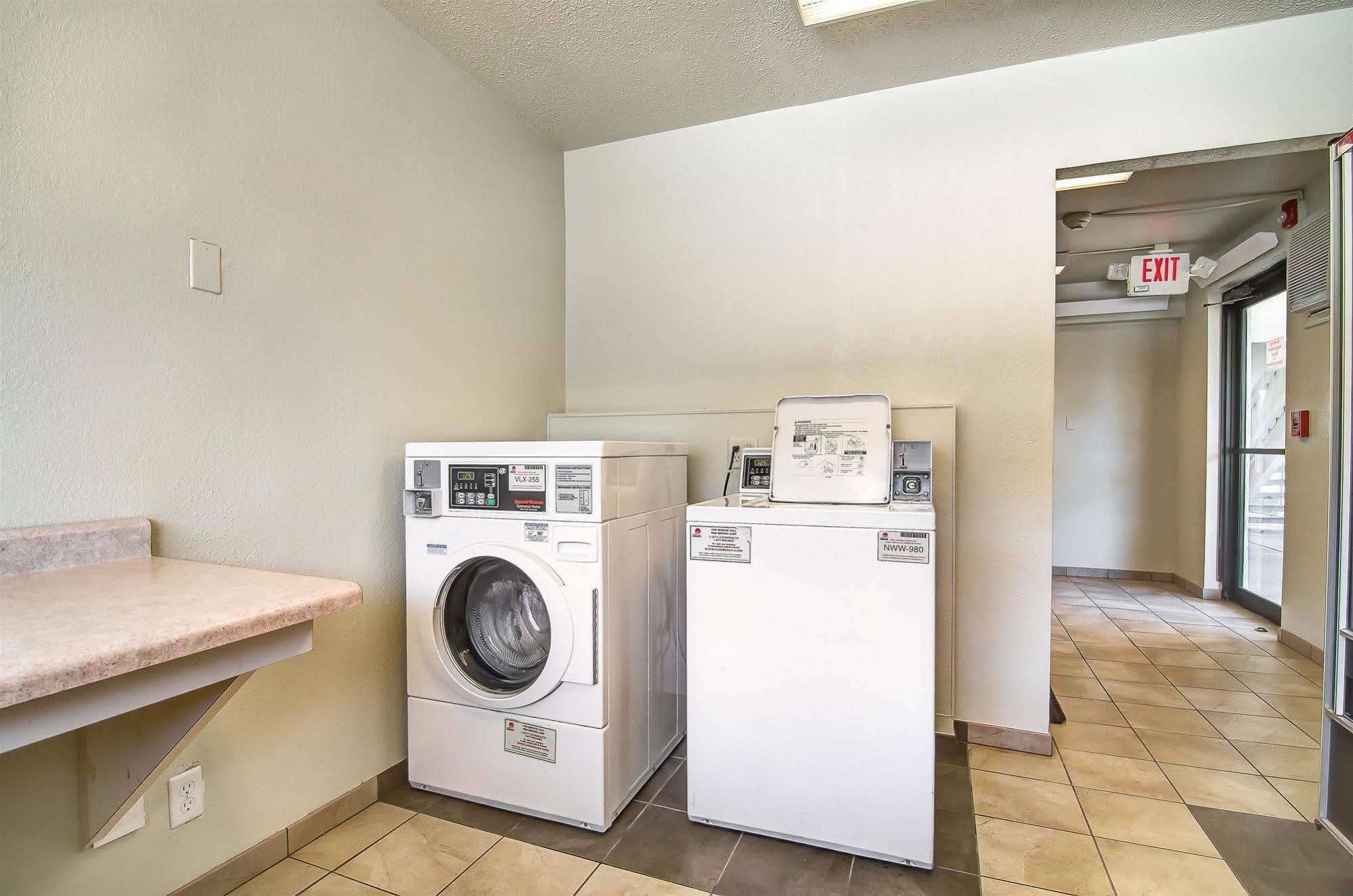 Motel 6-Springfield, Mo - North Εξωτερικό φωτογραφία